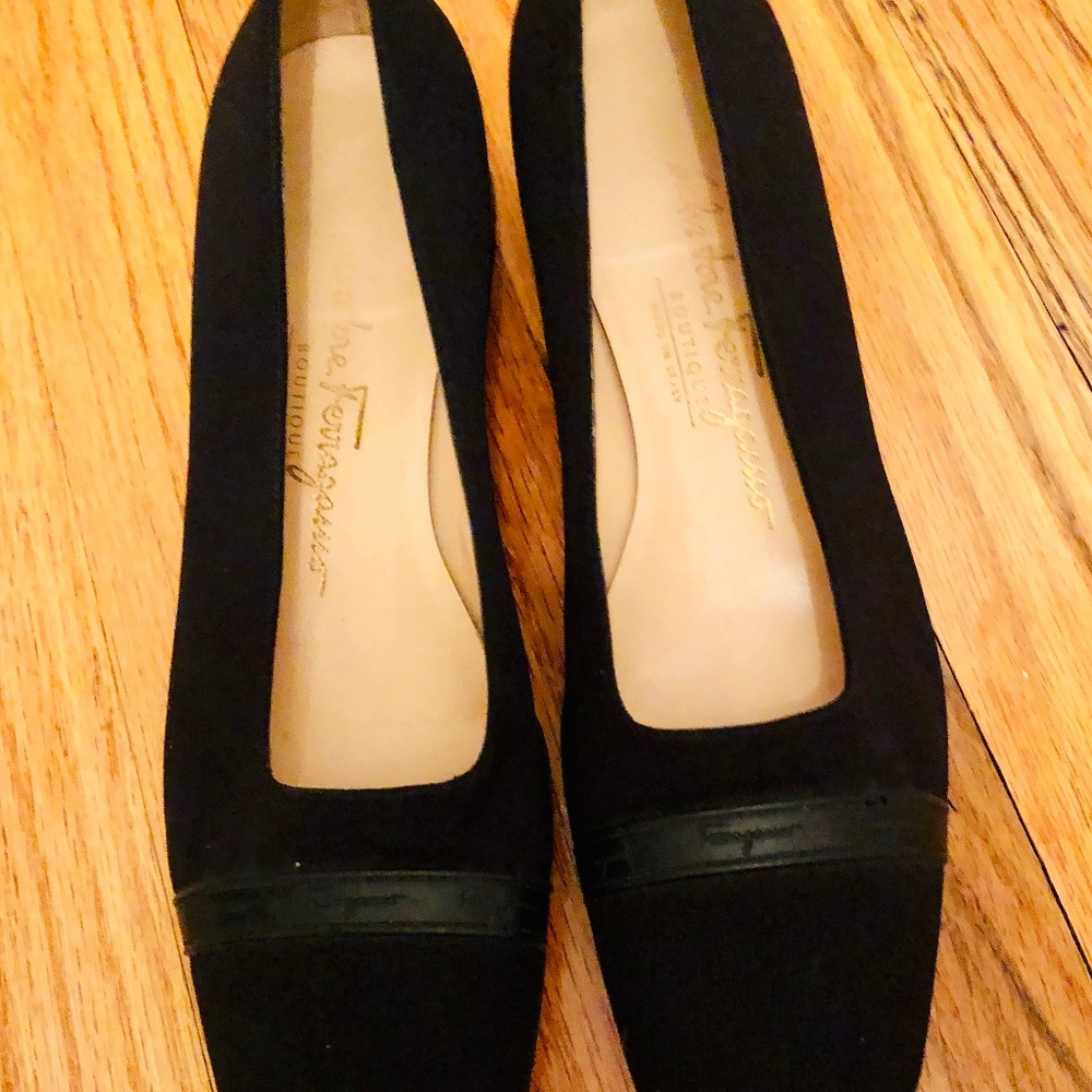 FERRAGAMO BLACK LOW HEELS FABRIC, SZ 7.5 B